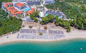 Lagomandra Beach Hotel Exterior photo